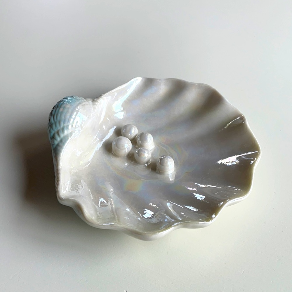 Vintage | Ceramic Porcelain Shell Jewelry Dish